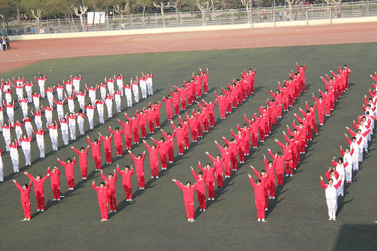 4.26 曲阜师范大学2013年田径运动会圆满落幕03