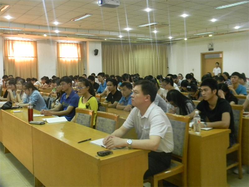 “成心灵智者 塑阳光心态”心理知识讲座顺利举行(2)