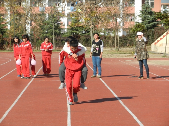 第八届法学院宿舍文化艺术节之趣味运动会成功举办 (2)