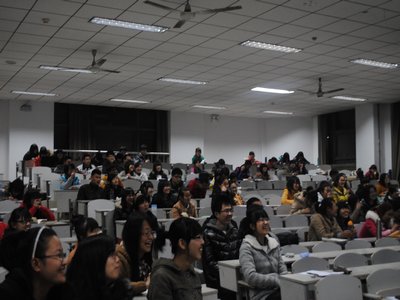 4.5 学子讲坛之“青春梦想——我们在路上”02