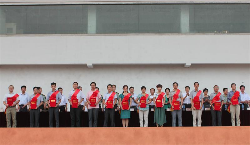 曲阜师范大学隆重举行2013—2014学年开学典礼暨军训动员大会11 - 副本