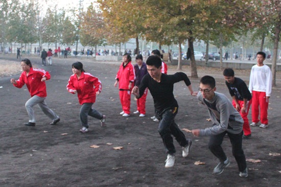 11.18 积极抓冬训,文学院全力备战校运会01