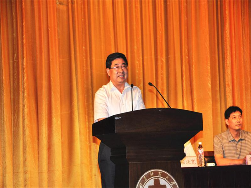 我校举行2014年大学生志愿者暑期文化科技卫生“三下乡”社会实践活动出征仪式(2)