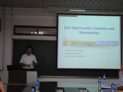 2013年9月15日国际著名藻类学专家John P. van der Meer 教授莅临生科院作学术报告会