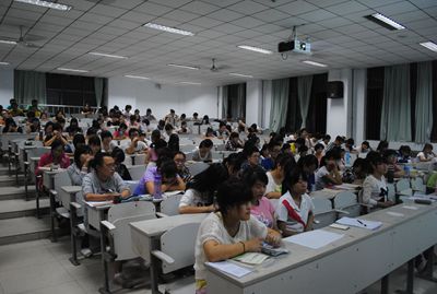 生命科学学院召开就业形势分析与指导讲座2