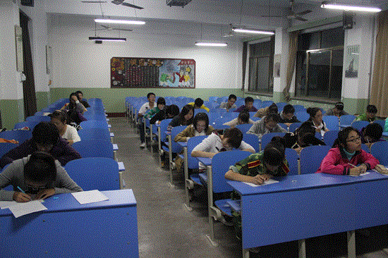 10.14 文学院2012年团总支学生会纳新工作圆满结束01