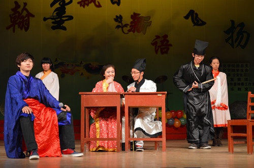 11.5 “翰墨飘香,新语飞扬”——历史文化学院2012年迎新晚会圆满落幕05