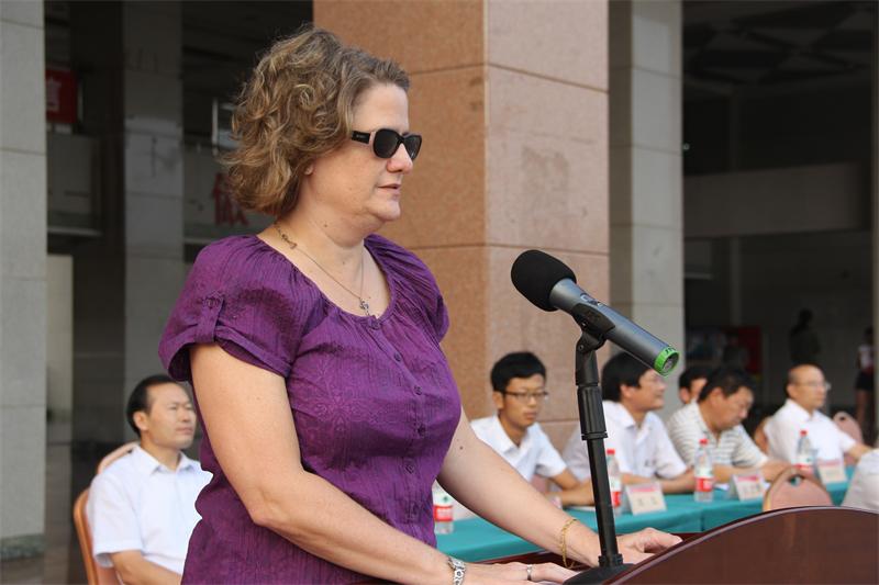 曲阜师范大学隆重举行2013—2014学年开学典礼暨军训动员大会10 - 副本