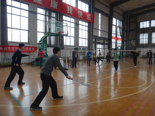 11.29 曲阜师范大学2012年“迎新杯”羽毛球赛圆满落幕03