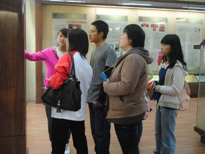 10.31 感悟校史,传承儒韵——生命科学学院2012级新生参观校史馆活动02