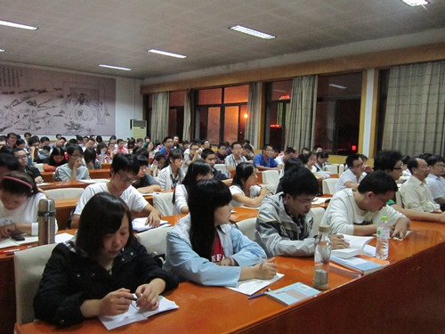9.20 著名学者刘宝才来历史文化学院作报告03