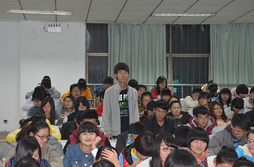 2013级新老生经验交流(一):历史学类专业交流会召开 (6)