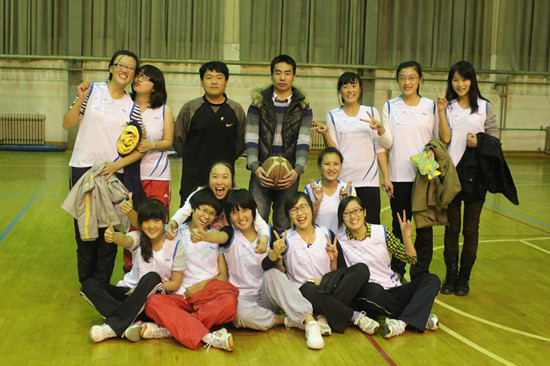 11.4 2012年“迎新杯”篮球赛文学院男女两队双获佳绩04