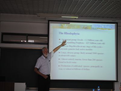 2013年9月15日国际著名藻类学专家John P. van der Meer 教授莅临生科院作学术报告会2