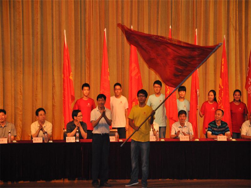 我校举行2014年大学生志愿者暑期文化科技卫生“三下乡”社会实践活动出征仪式(3)