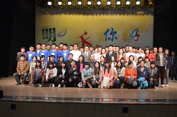 文学院2013级迎新晚会成功举行 (3)