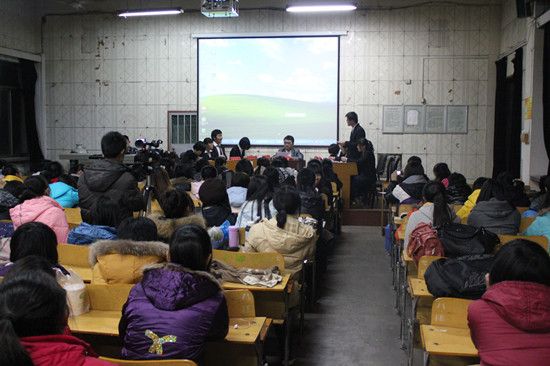 12.16 文学院“论辩天下”精英辩论赛总决赛成功举行02