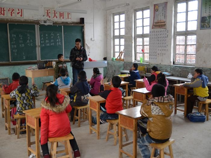 12.8化学与化工学院赴毕家村支教活动成功举行2