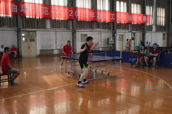 2013年6月22日教职工乒乓球团体赛中文学院愈战愈勇