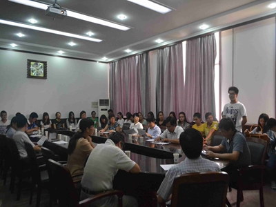 2013年9月16日生命科学学院召开2013级研究生师生见面会2