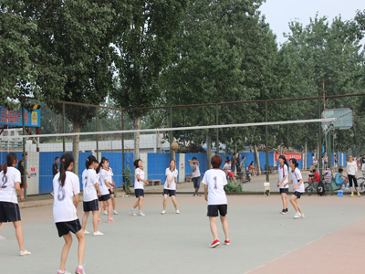 5.24 物理工程学院2012级女子排球赛开赛02