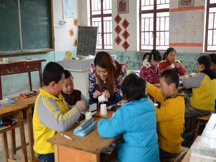 12.8化学与化工学院赴毕家村支教活动成功举行4