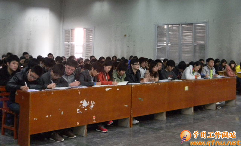3.4我校学生会新学期第一次例会顺利召开1