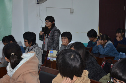 历史文化学院2013级专业思想教育(三)文化产业管理专业指导会召开 (4)