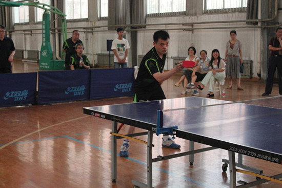 2013年6月22日恭贺文学院在教职工乒乓球团体赛中再创佳绩1