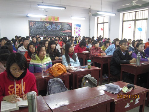 11.22 历史文化学院2012年业余党(团)校系列培训开班03