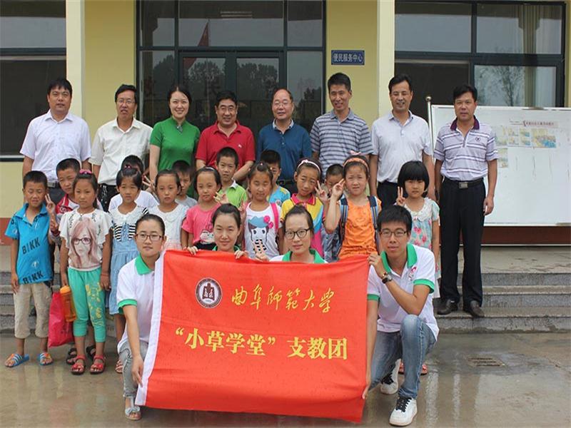 孙文亮走访看望“小草学堂”义务支教志愿者1