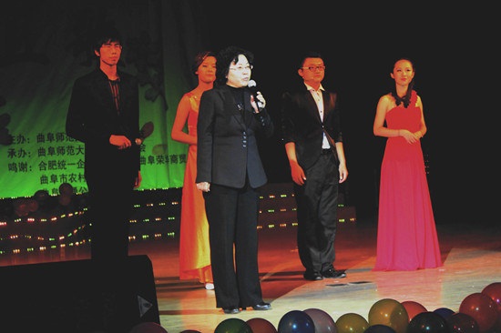 11.11 “与梦同行,且行且歌”文学院2012级迎新晚会圆满落幕01