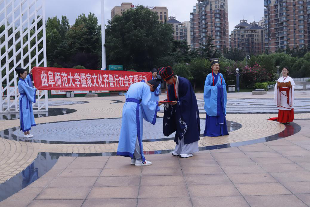 曲阜师范大学儒家文化齐鲁行社会实践团队走进潍坊