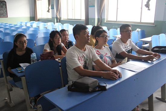文学院举行2013-2014届团总支学生会副部换届竞选2