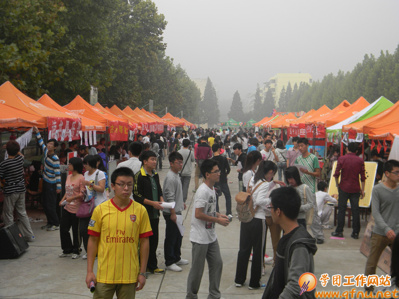 9.23我校2012年学生社团纳新活动举行1