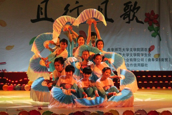 11.11 “与梦同行,且行且歌”文学院2012级迎新晚会圆满落幕02