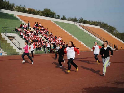 11.5 运动员活力四射 尽彰显青春风采——生命科学学院成功举办秋季运动会01