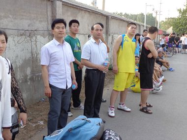 5.16 “毕业杯”篮球赛系列报道之一01